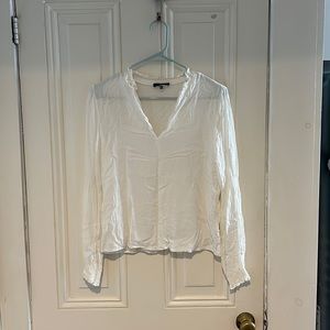 Cute white top size XS